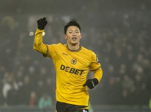 开云中国-talkSPORT：狼队不愿放拉尔森&amp;黄喜灿 接近签赫罗纳中卫克雷吉奇