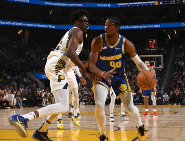 关键时刻被二轮秀打爆 勇士防线无比想念维金斯