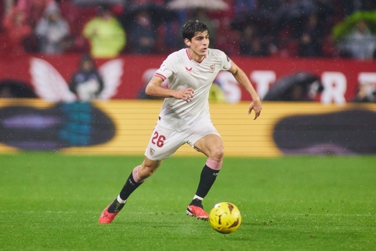 开云体育-迪马济奥：那不勒斯重新有意胡安卢，将和尤文竞争这名右边后卫